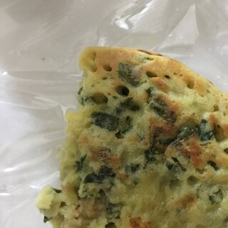 ほうれん草とりんごの入ったホットケーキ